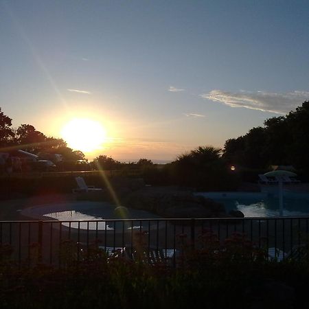Camping Le Balcon De La Baie Saint-Marcan Exterior foto