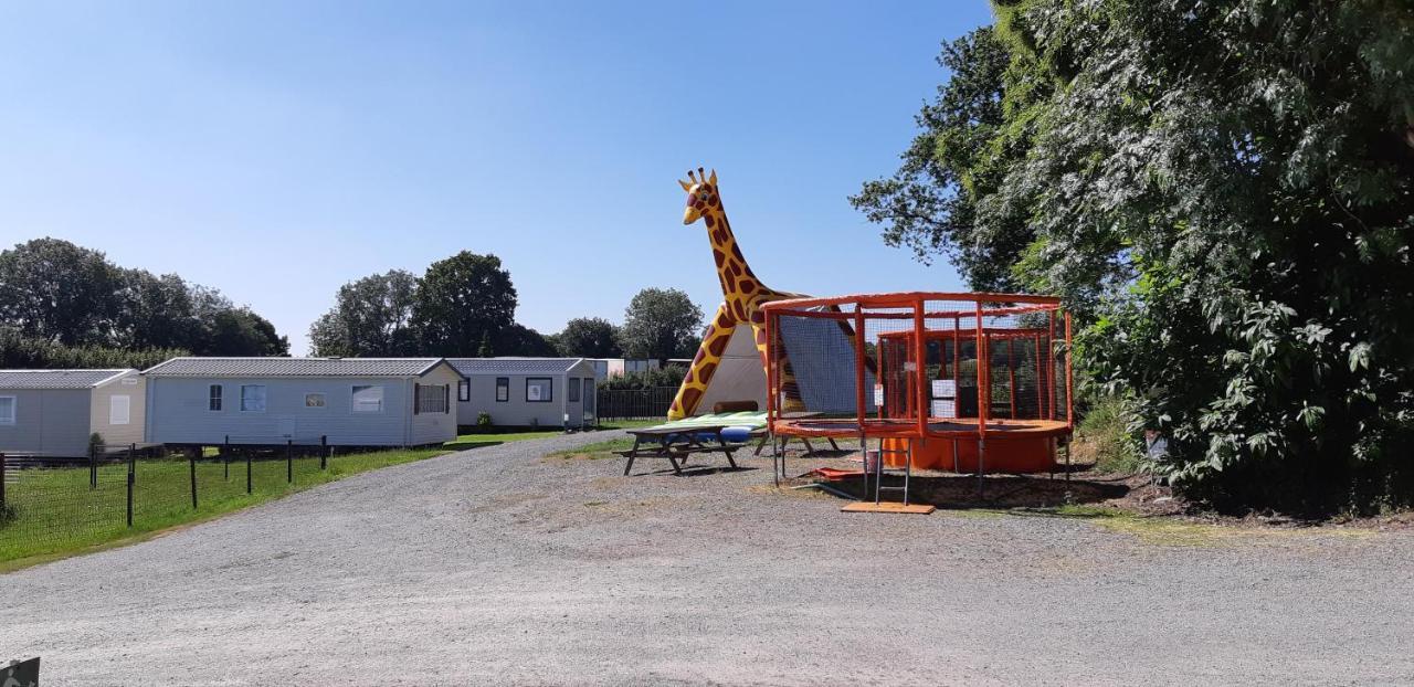 Camping Le Balcon De La Baie Saint-Marcan Exterior foto