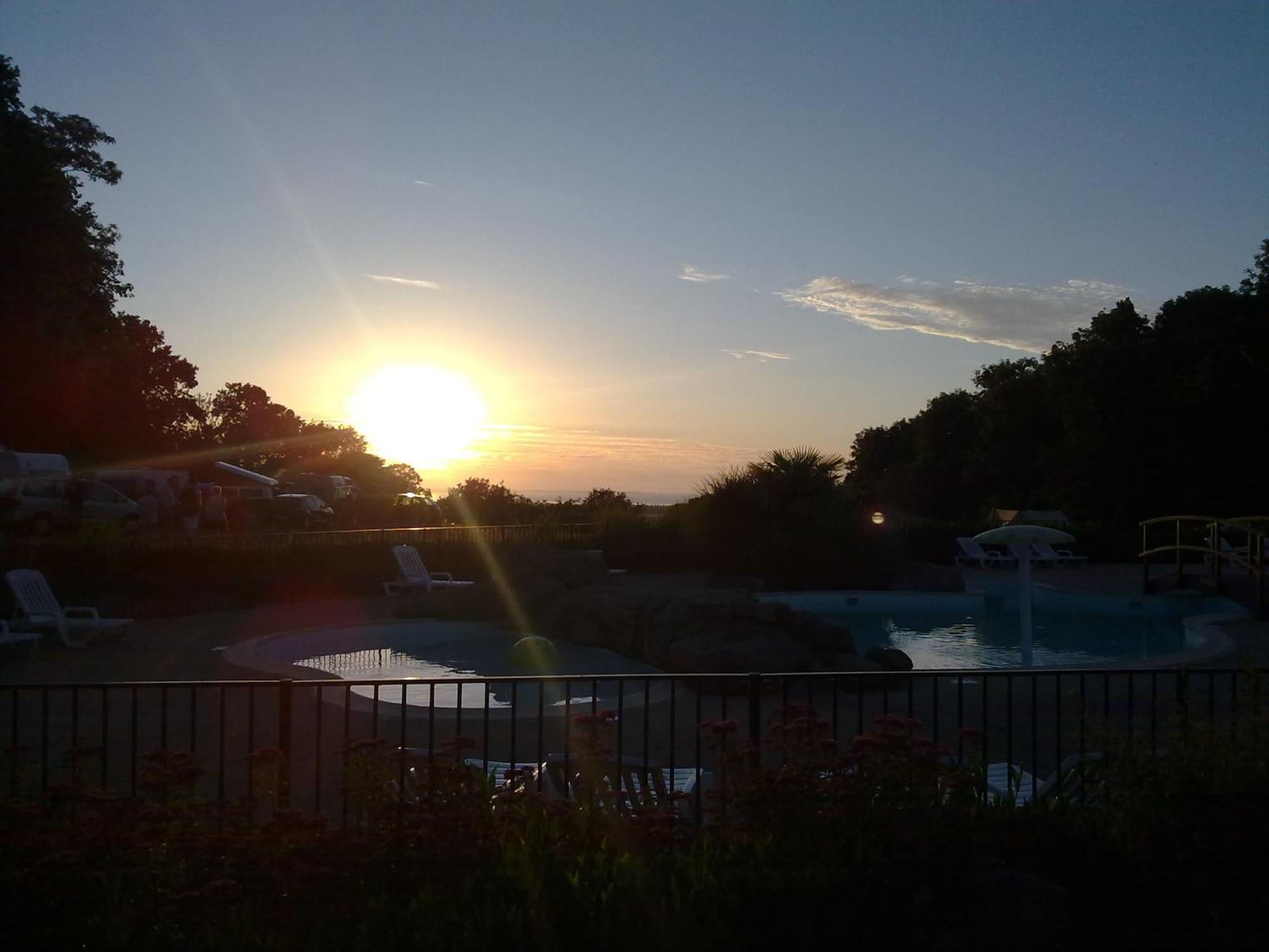 Camping Le Balcon De La Baie Saint-Marcan Exterior foto