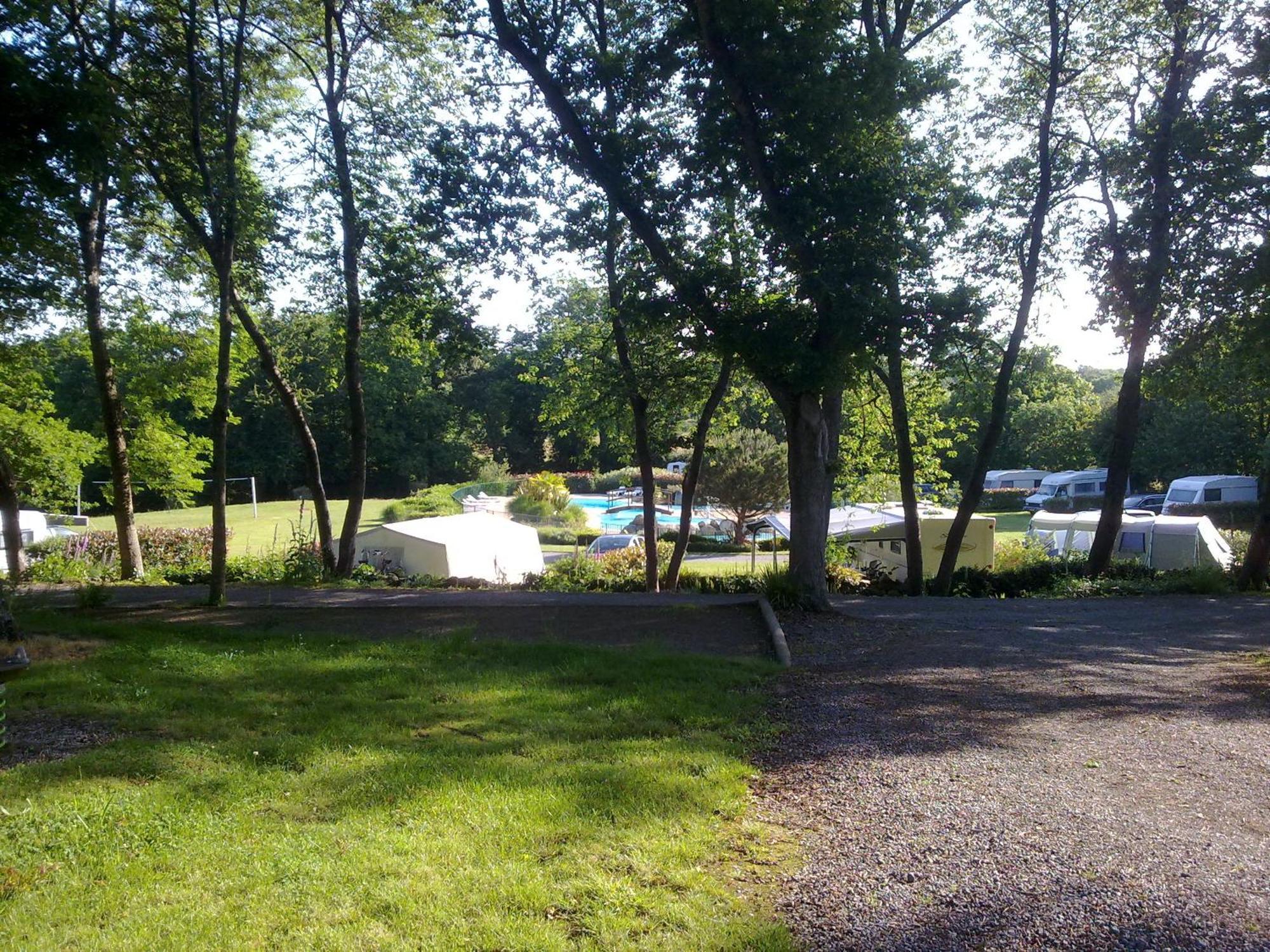 Camping Le Balcon De La Baie Saint-Marcan Exterior foto