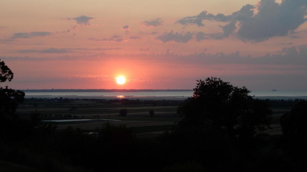 Camping Le Balcon De La Baie Saint-Marcan Exterior foto