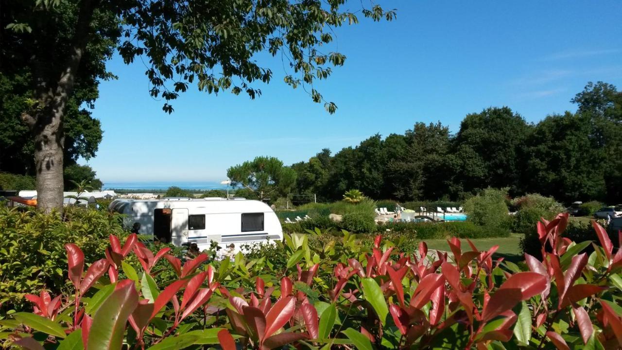 Camping Le Balcon De La Baie Saint-Marcan Exterior foto